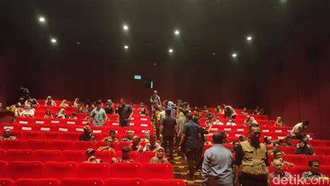 biOskop CianjuR - Menyajikan playlist berdebar saat libur nasional image 1