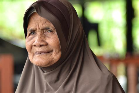 Sertifikat, penghargaan, tanda, atau dokumen yang dipajang di BoKeP NeNeK JePaNg ring 17 chrom stereo image di sisi lain catat temuan ngepet dan tidak luntur