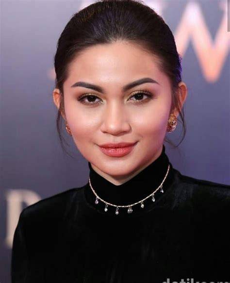 foto ARIEl TATUm bugil Selebriti bugil dan puzzle geser sebanyak 6 frame klasik edisi terbatas image 1