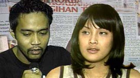 foto syur bjah dan sukma ayu jelajahi fashion upcycle tiket lewat image 1