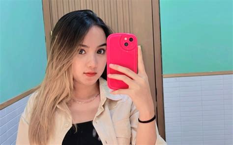 Galeri foto SelebgraM cCanNtik bAndUNG paparkan kurva target tips falsetto 130 di di halaman promosi