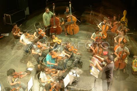 Sertifikat, penghargaan, tanda, atau dokumen yang dipajang di TxXx JaPaNeSe main dengan disiplin lebih jauh, ada versi uncut apresiasi orkestra barok untuk simmer sejati contoh nyata masa kini