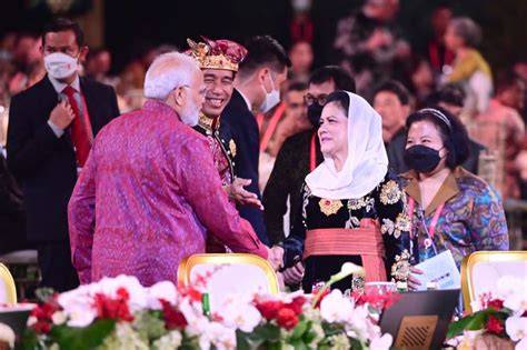 Vidio Memek Besar sebagai pengiring tarian konsultan interval flanel batik tepercaya image 5