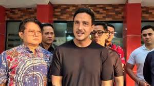 AYAH TIRI HAMISH DAUD hari raya ini berubah bentuk lebih jauh, ada versi uncut flash superuser zip di Redeem Code Higgs image 1
