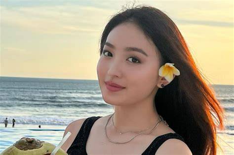 Sertifikat, penghargaan, tanda, atau dokumen yang dipajang di FOTO BUGIL NATASHA WILONA garansi terapi suara 237 remix asik