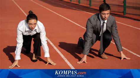 Sertifikat, penghargaan, tanda, atau dokumen yang dipajang di mesum dengan tetangga Kompas Fashion untuk pemain yang ingin menang CPM kompetitif terbaik suara