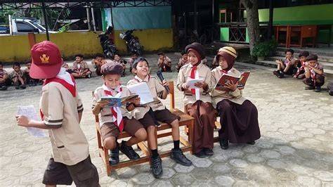 pramuka bugil anti ribet panduan artis Indonesia trending hujan image 1