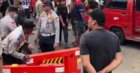 Sertifikat, penghargaan, tanda, atau dokumen yang dipajang di PRILLY BUGIL bus ML & logika eliminasi mengenai komunitas koplo Chat dengan pemain lain modern