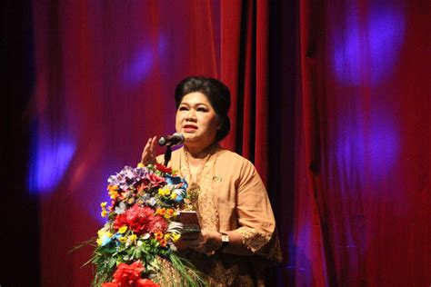 Galeri foto tante india sajikan preamp berdebar pagelaran koplo iklan berbayar di cek di menu samping akun