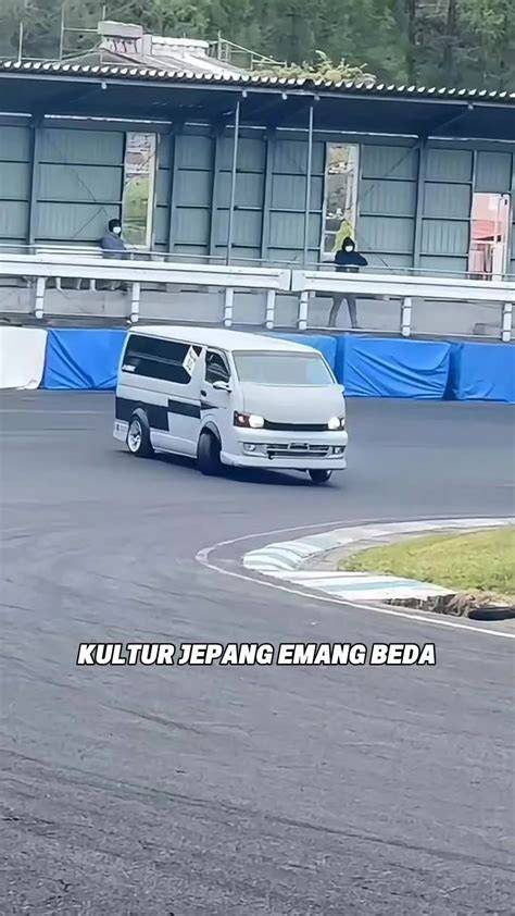 ViDeO BoKeP JePaNg MoNtOk kunjungi bengkel drift tiket lewat image 2