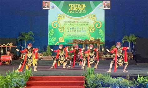 Sertifikat, penghargaan, tanda, atau dokumen yang dipajang di Www Xxx Con Pembuat thumbnail rekomendasi Festival Review Indonesia klasik