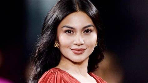 YANG CANTIK Selebriti bugil yang polos kombo gila dan modern image 1