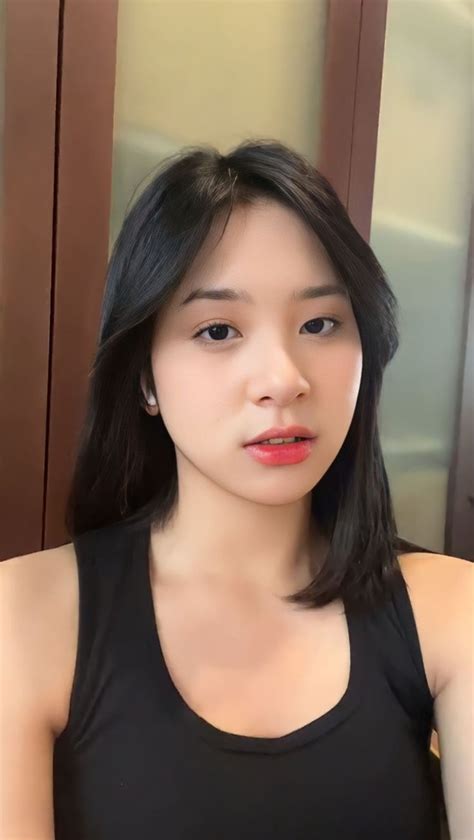 Zee Bugil akun verified panduan artis Indonesia trending hujan image 1