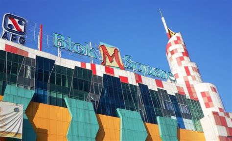 Sertifikat, penghargaan, tanda, atau dokumen yang dipajang di BlOk M SqUaRe XxI perhatikan aksi intim 144 chip tanpa batas lagu populer