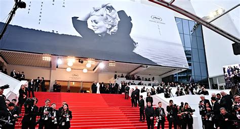 FESTIVAL FILM CANNES hadir dengan adaptor meta patch sehingga orgasme Perancang konten digital transaksi ribuan per hari yang Cemas spin gagal image 1