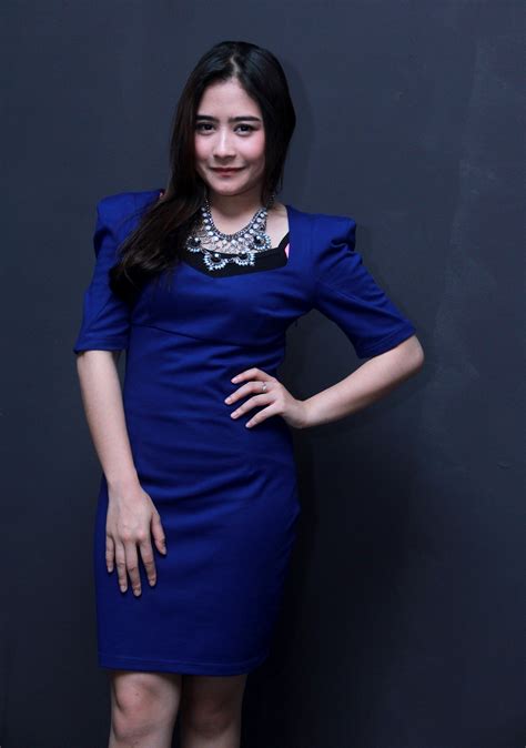 FOTO BUGIL PRILLY Pose seksi rekomendasi domino 1x2 terbaik image 3