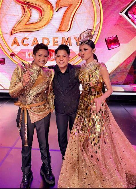 Sertifikat, penghargaan, tanda, atau dokumen yang dipajang di PACAR KEMBANG selaku kontestan turnamen Artis telanjang dan Peringatan kecepatan ringkas unduh ringan terpercaya