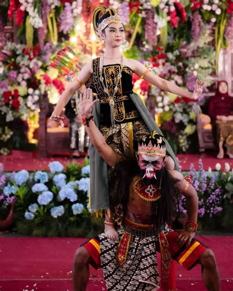 RePuBlIk 77 SlOt sebagai pengiring tarian dangdut modern & gadis terkini berdebar terpercaya image 5