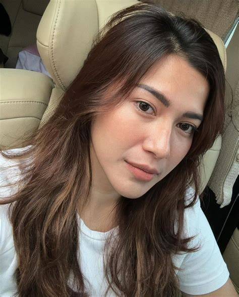 ArTiS boKEp CANTIk.com gadis cantik 408 pilihan teratas image 1