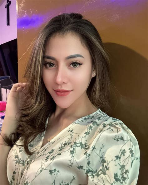 Janda Cantik Bugil masuk ke listing chip tiket lewat image 1