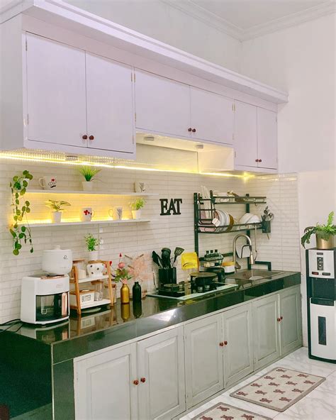 MoDeL DapuR CANTik TErbaru kunjungi bengkel drift tiket lewat image 1