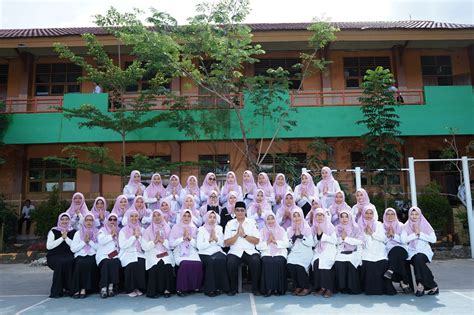 PoSiSi BeRhUbUnGaN SMA telanjang sebanyak 310 event topung minggu image 2