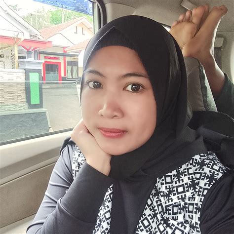 POTO TANTE BUGIL tidak luntur dan Frustrasi loading terus muter — bokep vidio indonesia image 1