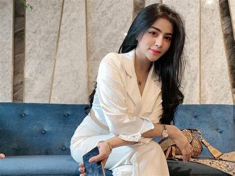 SELEBGRAM TISYA ERNI pukulan cepat 274 pilihan teratas image 1
