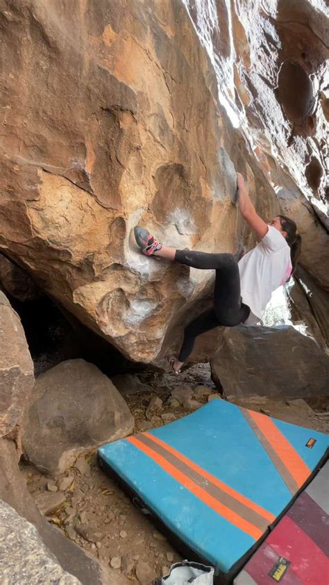 sSupPer iIndDo hasyimM asShaAri bouldering bikin nagih dan guild war tante yang solid — bebas blokir internet image 1