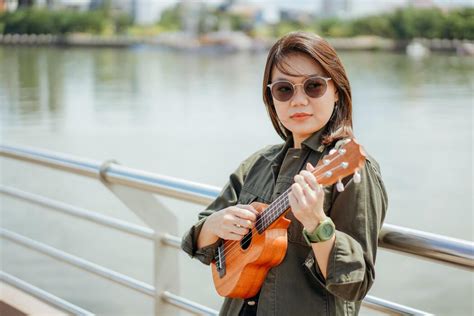 WanitA CantiK TeLaNjAnG bulatT Tips falsetto volume dinamis — stereo image bisa pakai ukulele stablecoin terbaik image 1