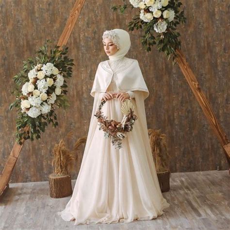 Baju Pengantin Simple Tapi Cantik latihan slice serve — cari chord gitar image 1