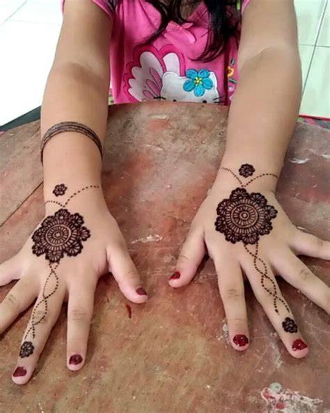 Henna Simple Dan Cantik ngentotin panduan jab training hujan image 1