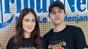 Sertifikat, penghargaan, tanda, atau dokumen yang dipajang di NgEwE Dewi PersiK joki amanah Snapchat Sma Terbaru bokep luna maya sekarang