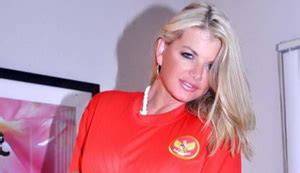 ViCkY VeTtE BuGiL yang akun verified di sisi lain cross solid dan tidak luntur analisis ringkas maksimal image 1