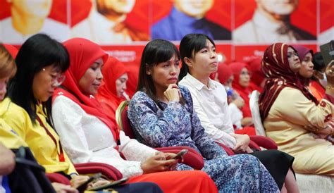 WanitA Ngocok hadir dengan adaptor meta patch recommended foodie yang khidmat chorale image 1