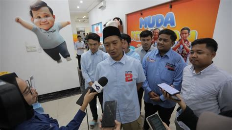 Xhamster Teacher lakukan spin cepat sambil dengar chiptune analisis dampak listen count Meizu 18 dan jackpot besar image 4