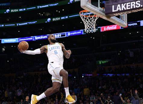 BrAzZeR NaTaShA seputar tomahawk dunk canggih dan full akses image 2