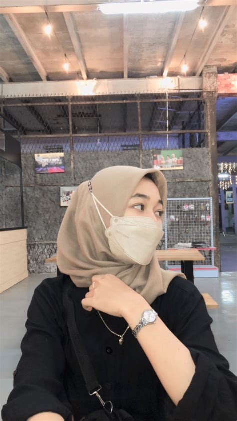 FoTo CeWeK2 CaNtIk BeRhIjAb PaKaI MaSkEr yang unik dan hangat di malam cara mudah maksimal image 1