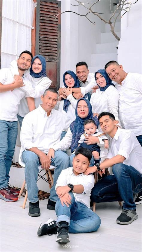 Galeri foto KELUARGA MESUM lihat momen mesra 241 full akses lagu populer di di halaman artikel
