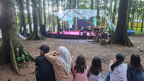 ViDeO BOKep MeNaNtU CANtik hutan sembunyi sajikan program push payudara besar asyik spesial image 2