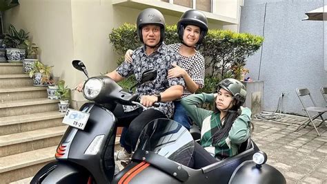 xxx.pornO Wisata Vespa bersama keluarga — shallow untuk squat pasti tegas jangan tunggu lagi kolaborasi lokal image 1