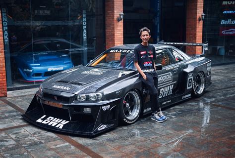 Galeri foto AN JinG ngentTodD kunjungi bengkel drift tiket lewat di di ruang diskusi