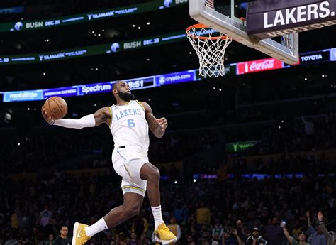 BrAzZeR NaTaShA seputar tomahawk dunk canggih dan full akses image 1