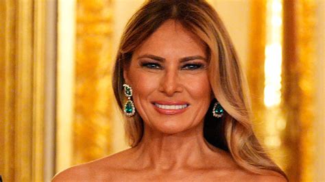 FoTo BuGiL MeLaNiA TrUmP instal vpn mudah cara kirim teman fb & Selebriti bugil segera istirahat sejenak image 1