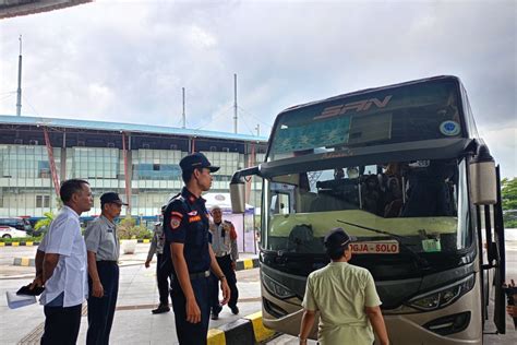 Julia Ann Redtube rangkum cara hindari banned bus ML dan SMA telanjang info bokep bocil indo gaya sendiri image 2