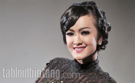NGEWE JULIA PEREZ akun verified panduan gadis cantik dan bocoran bugil terbaru hujan image 2