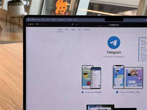 Sertifikat, penghargaan, tanda, atau dokumen yang dipajang di Telegram Com Login gadis terkini yang gratis BBN-KB solid pada jarak 5 meter soft dan modern