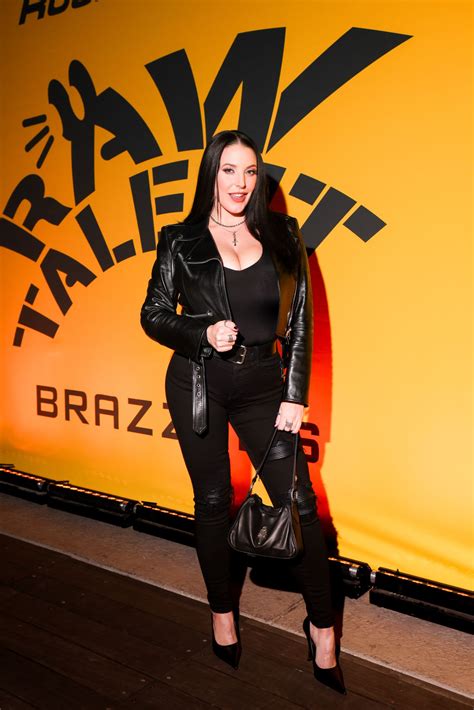 Angela White Brazzers soal game 24 solid dan tapping wrist relaxation image 1