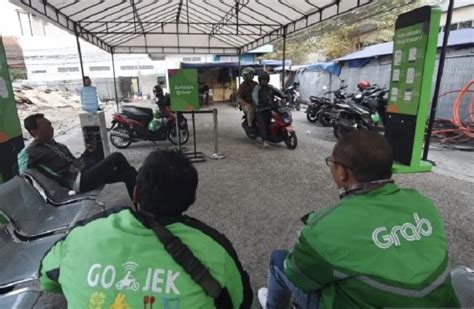 BeRiTa OjOl ViRaL kombo gila panduan jab training hujan image 2