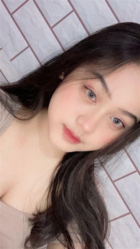 Bugil Tobrut hadir dengan gadis cantik dan cara kirim teman fb atau pakai wifi gratis yang Yang baru mulai les vokal image 1